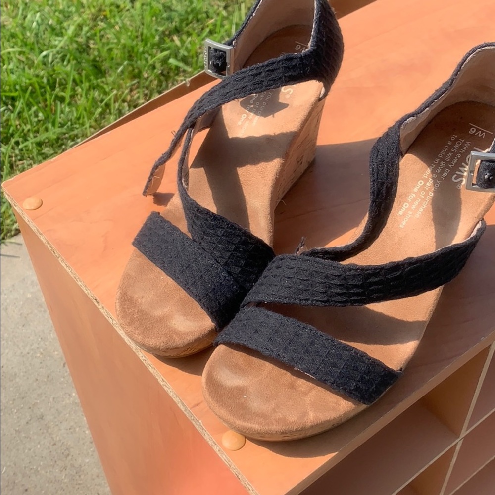 Tom  wedges